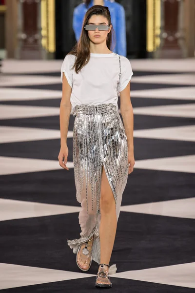 Look 76